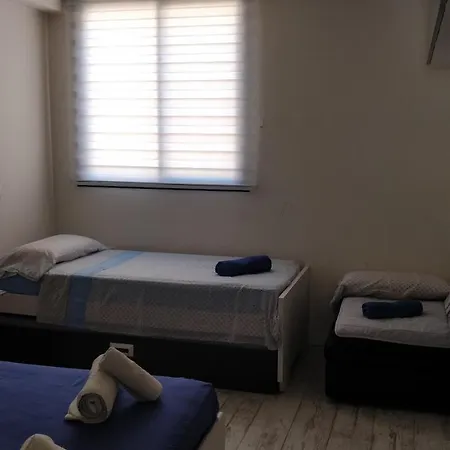 아파트 Golden Paradise Seaview 아데제
