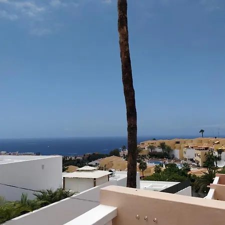 Golden Paradise Seaview 아파트 아데제