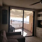 Golden Paradise Seaview אדחה